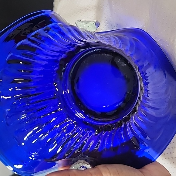Romanian Art Hand Blown Cobalt Blue Glass Basket - Picture 5 of 10